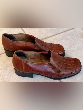 Brown Leather Comfort Loafers Women’s Size 8 Slip-On Casual